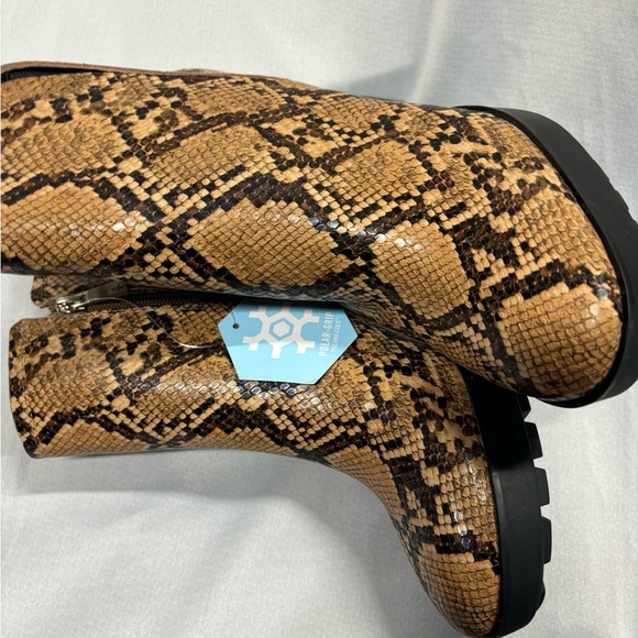 COPY - Kenneth Cole New York Womens Justin Lug Chelsea PG Zip-Up Ankle Boots Br… - Picture 7 of 8